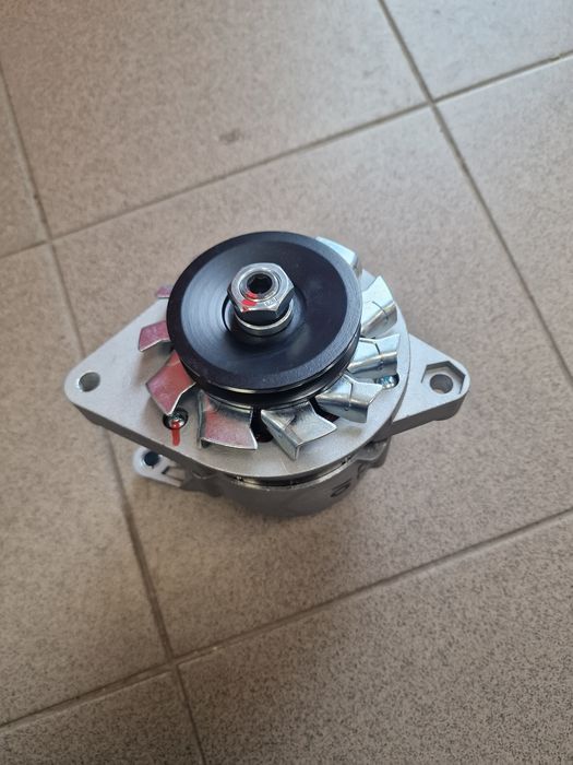 Alternator tractor fiat 211.215.250 300 cu releu incorporat preț 650