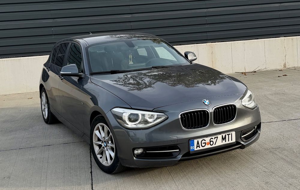 BMW Seria 1 Sportline, navi mare, bi xenon, plafon negru