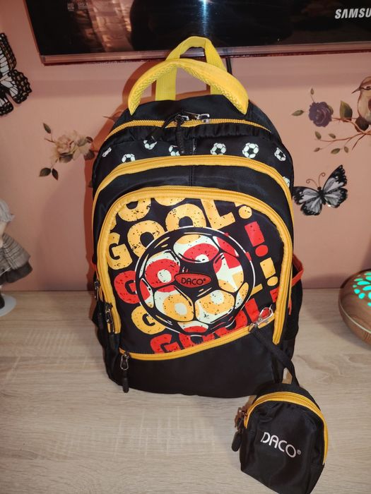 Rucsac copii potrivit pt clasele 1-4in stare foarte buna purtat putin.