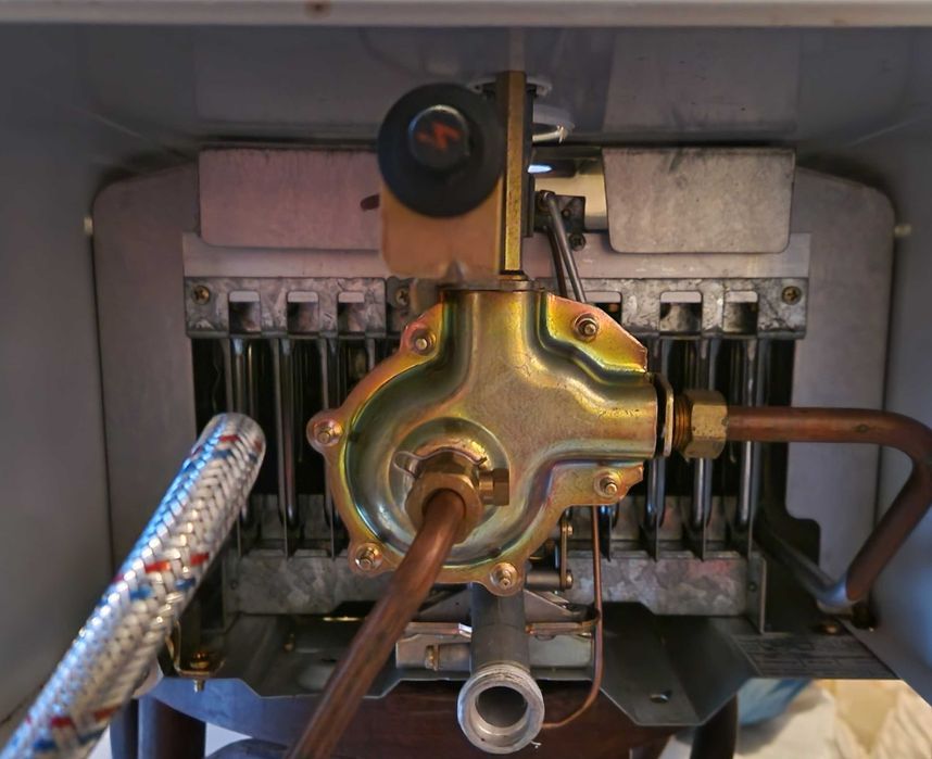 Instant apa calda Electrolux pe gaz