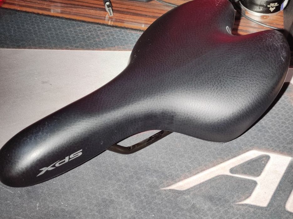Продам оригинальное седло XDS