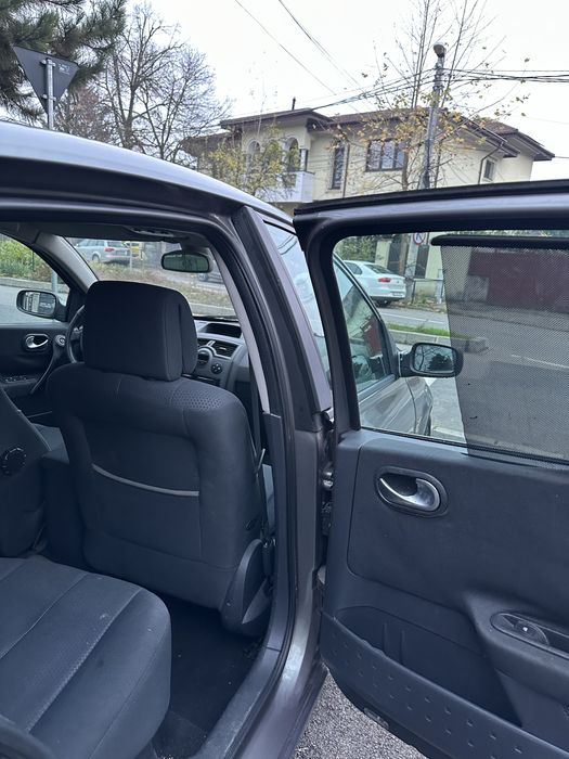 Renault Megane II – 2005 – 1.6 16V – Keyless Entry & Go – Privilege