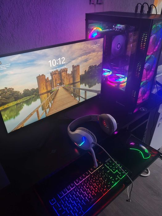 Vând PC și monitor în stare bună