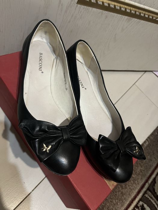 Продам балетки баскони