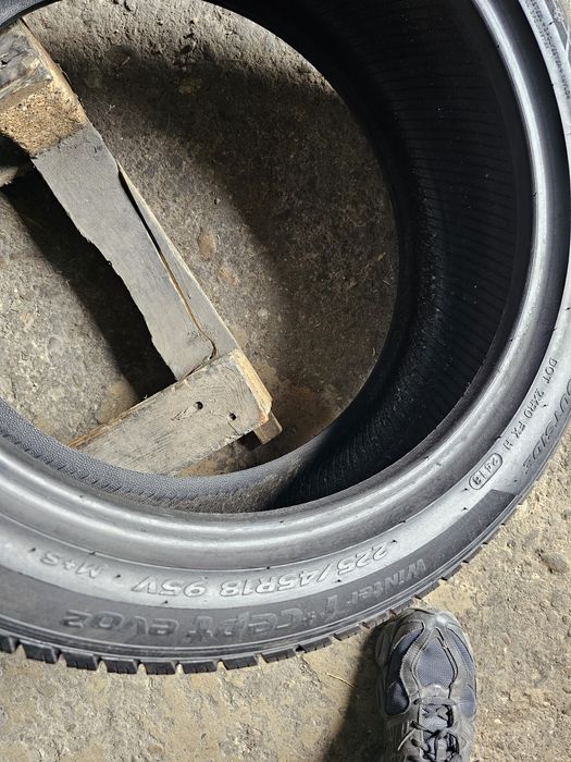 2 anvelope iarna 225 45 18 Hankook