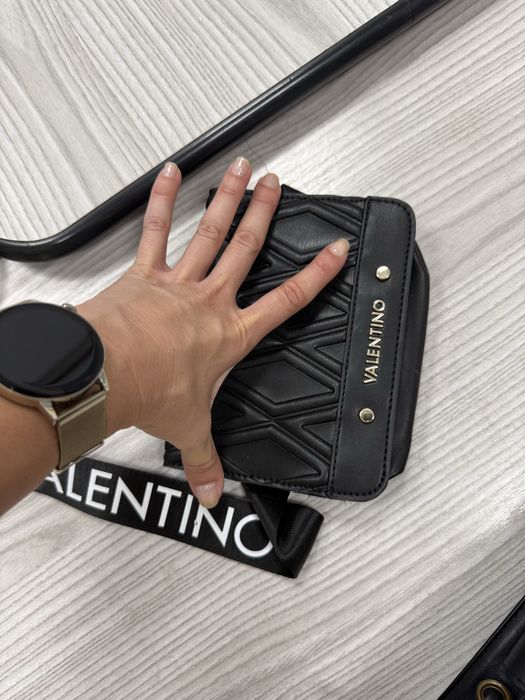 Чантичка за кръста Valentino-25 лева!