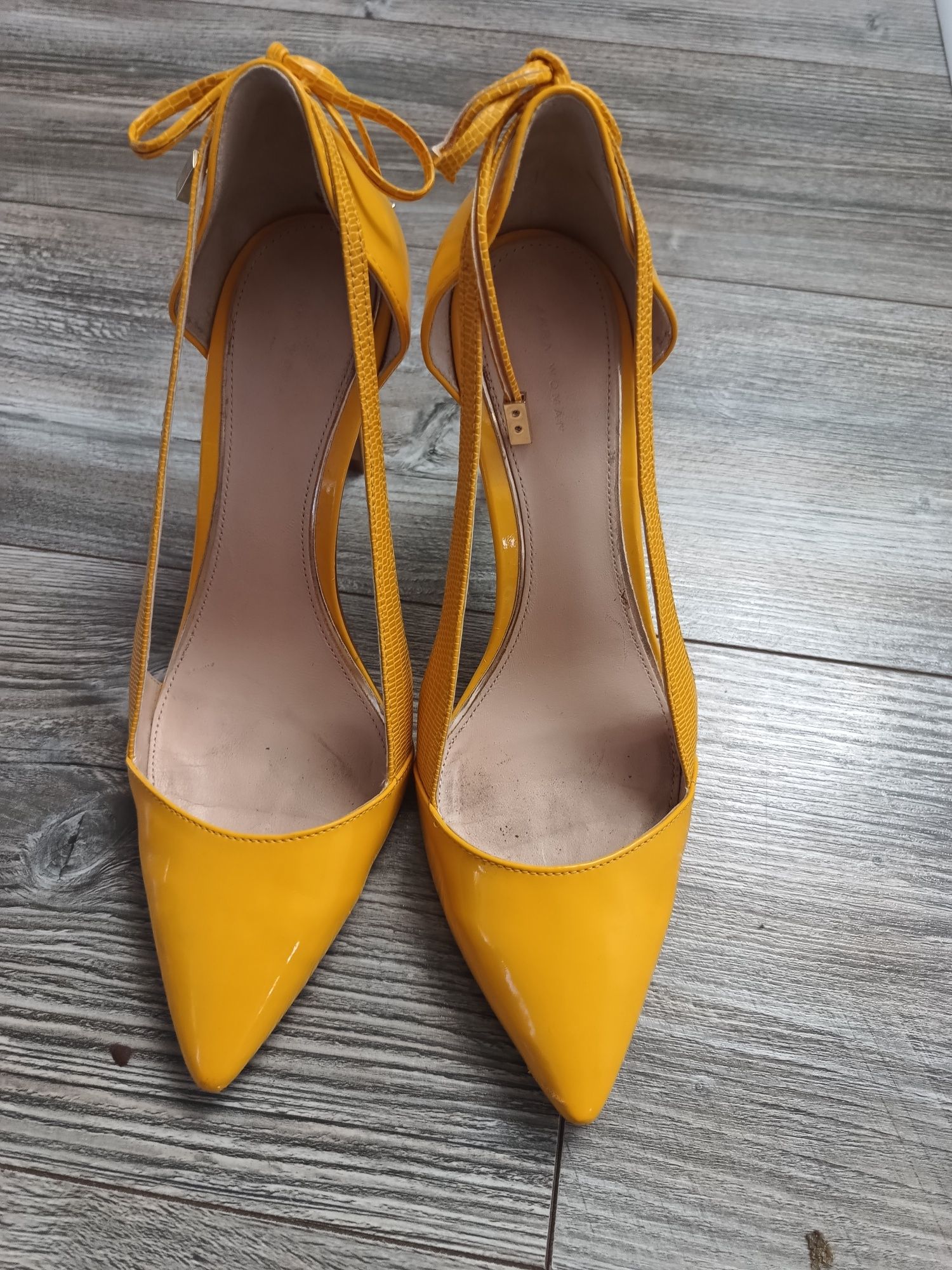 Pantofi stiletto galben Zara 39