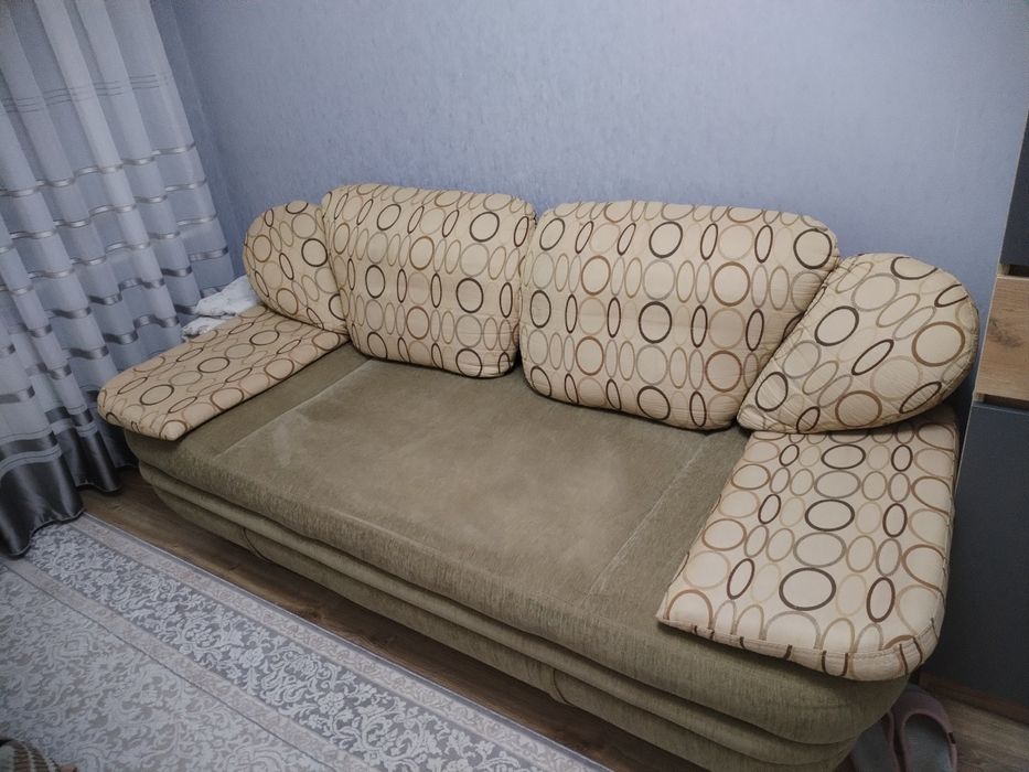 Продам диван в отличном состояний