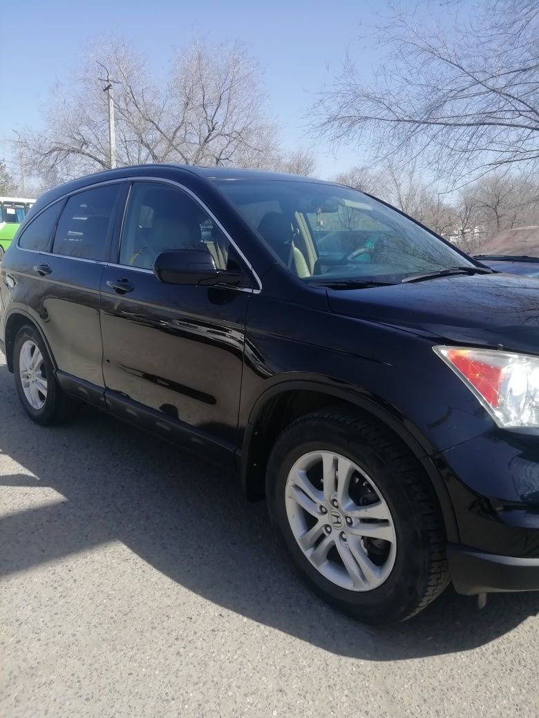 Продам Honda CR-V 3 2010 год