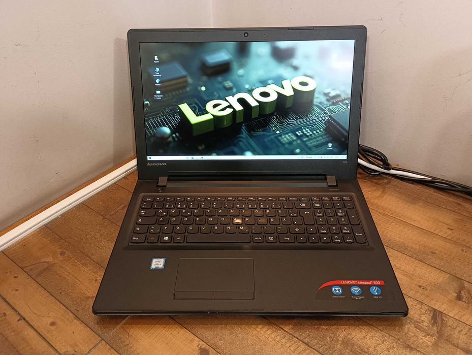 Лаптоп Lenovo ideapad 300 - i5 6200U / 15,6"