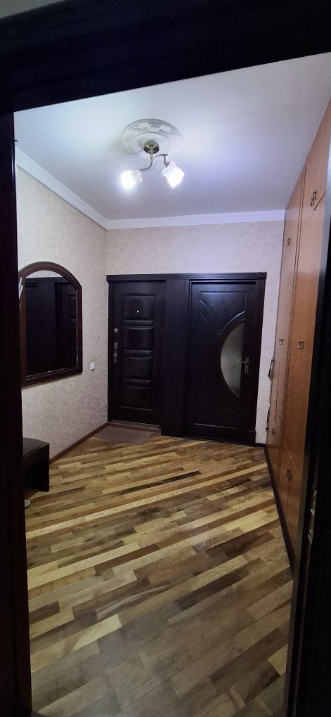 Продаётся  4 х комн квартира 9  микраон