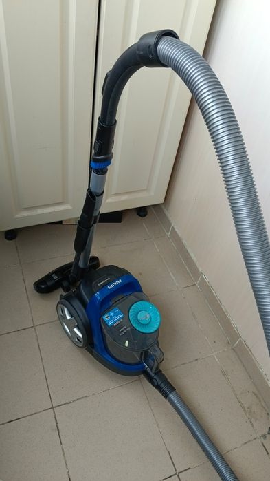 Пылесос Philips 1900w fc9570