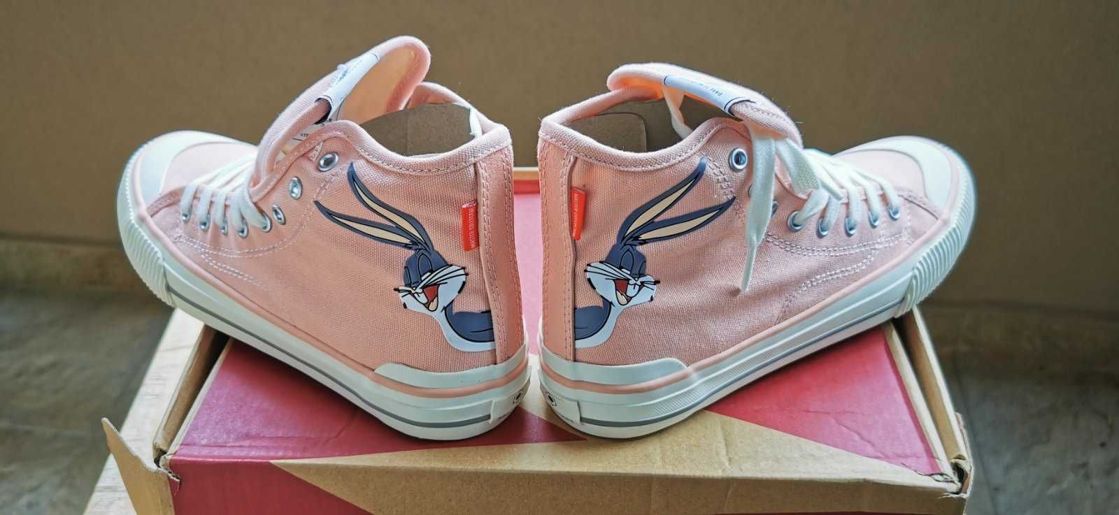 Oригинални дамски кецове MOA MASTER OF ARTS x LOONEY TUNES-38/41 номер