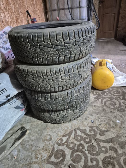 Продам шины 
(Б/У ) состояние нормальное