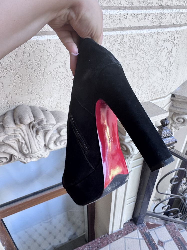 Продаю сапоги дорогие дешева