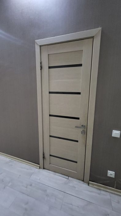 Екі есік сатылады жағдайы жақсы