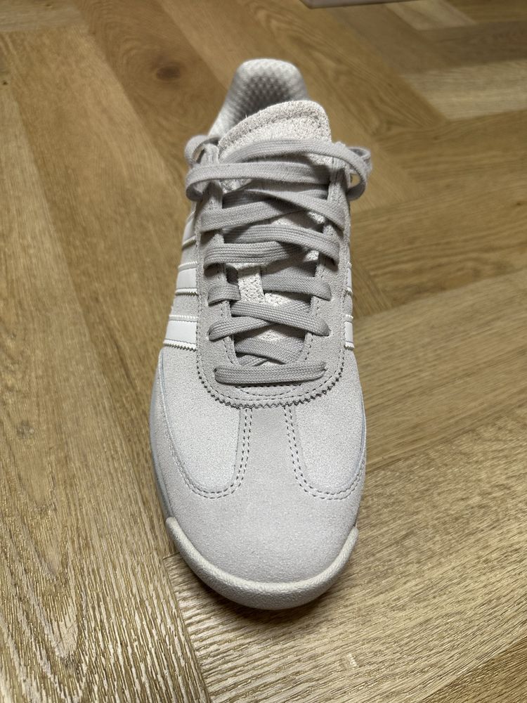 НОВИ Adidas маратонки размер 40, 2/3