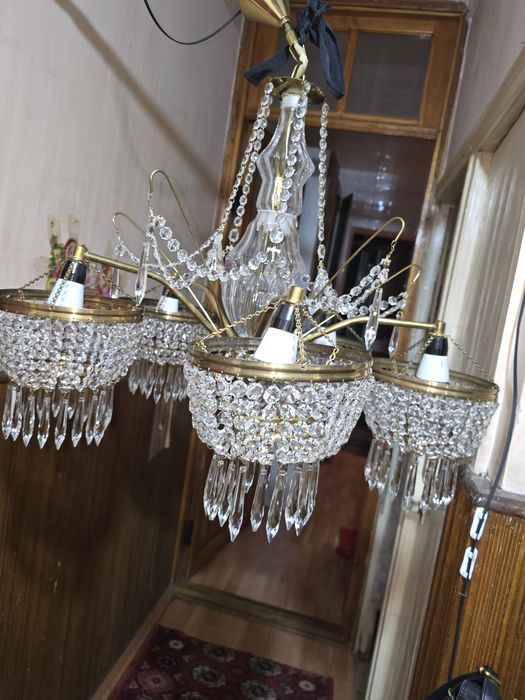 Хрустальная люстра