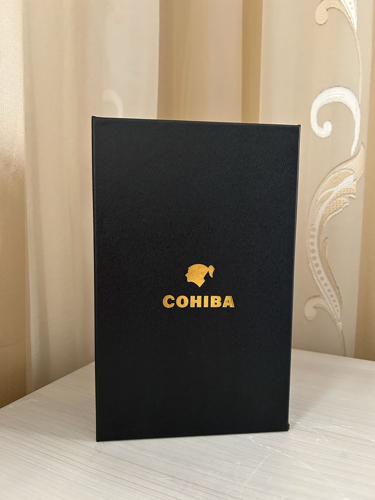 Кожена кутия за пури COHIBA с дигитален хигрометър