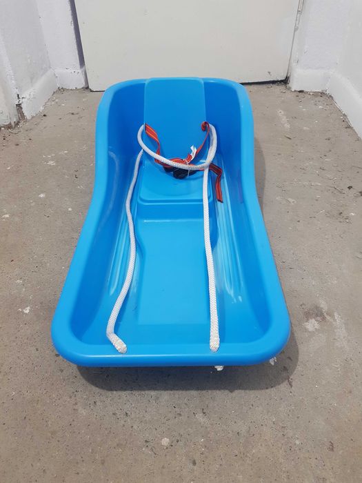 Sanie cu spatar si centura