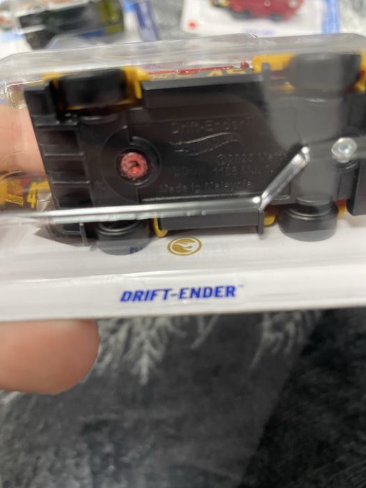 se vinde Hot Wheels th