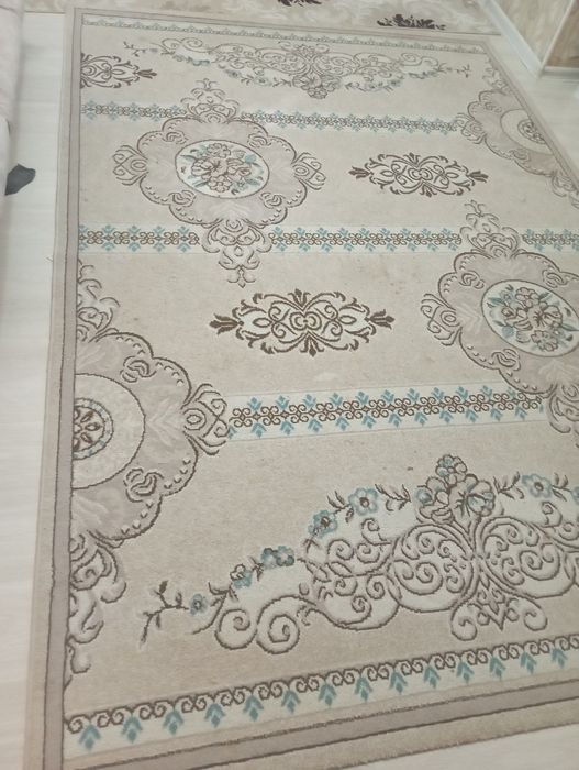 Ковёр  б/у 2*3 ,3*4 продаю