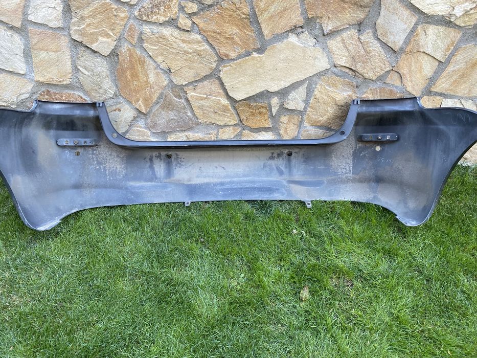 Броня задна за тойота корола версо от 2004г