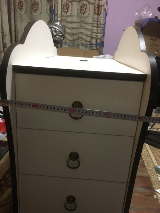 Шкаф с три отделения и ракла на колелца