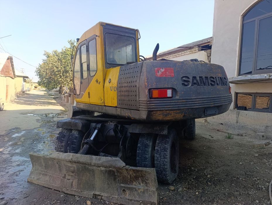 Ekskavator samsung sirochna sotiladi