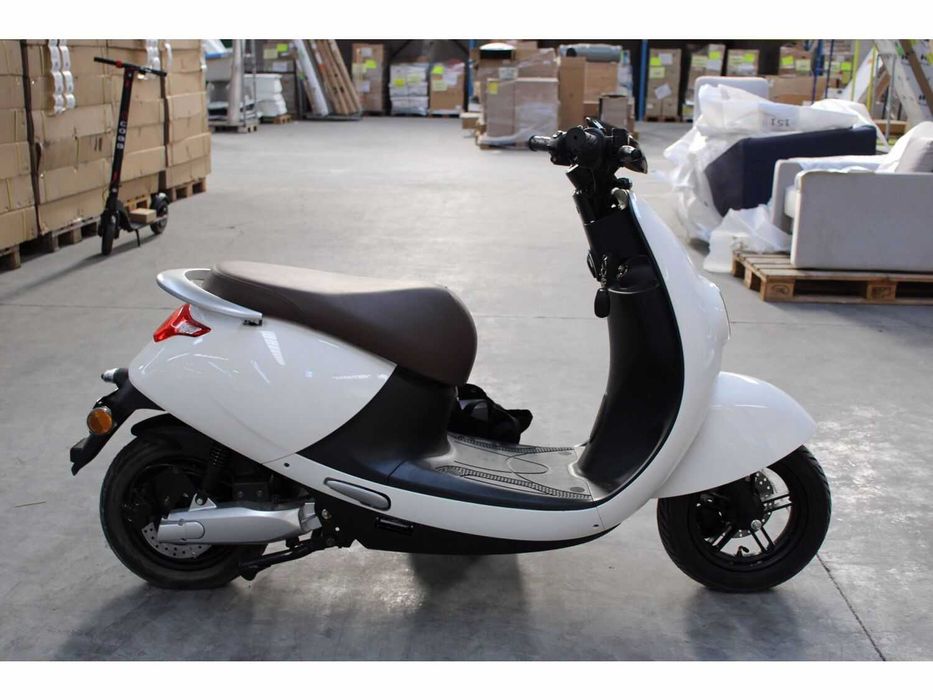 Scooter Lvneng / Niu / Super Coco nou