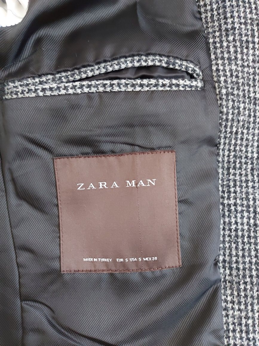 Palton de tranzitie Zara pe gri cu picatele (S)