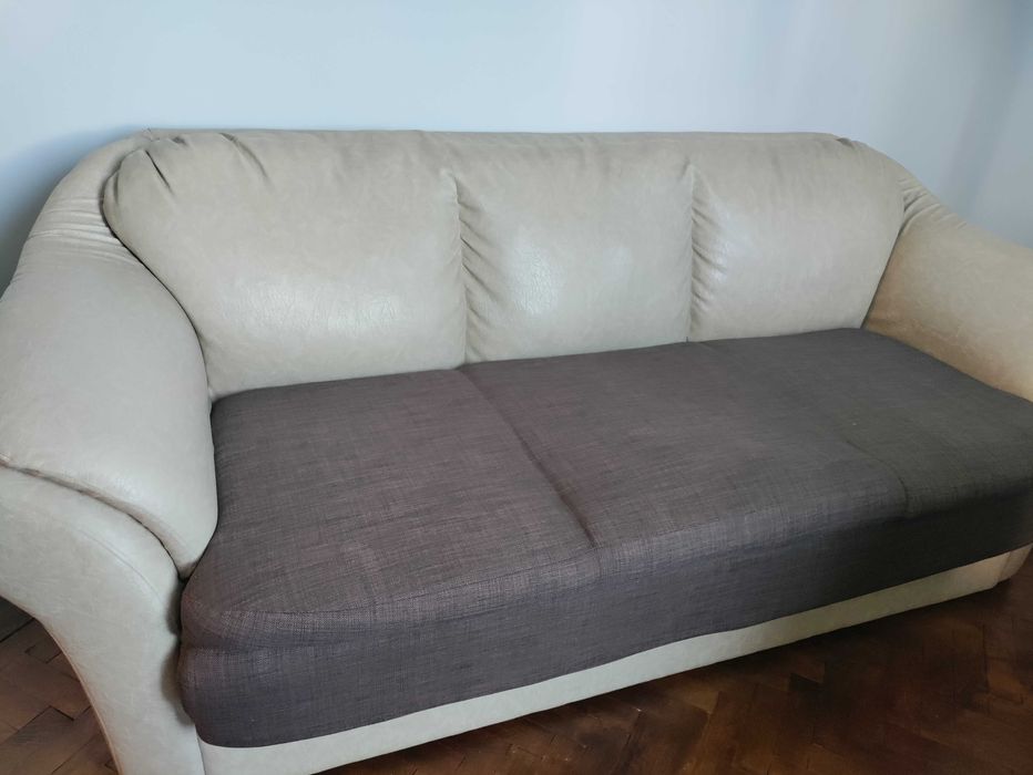 Запазен комплект дивани - двойка и тройка с функция сън
