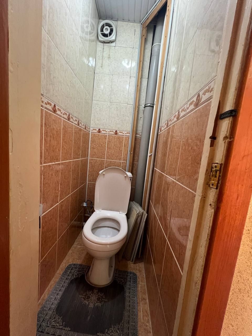 Продаю квартиру Яшнабадский р-он Авиасозлар-1. 3-ком 1-этаж 77-сер 4-э