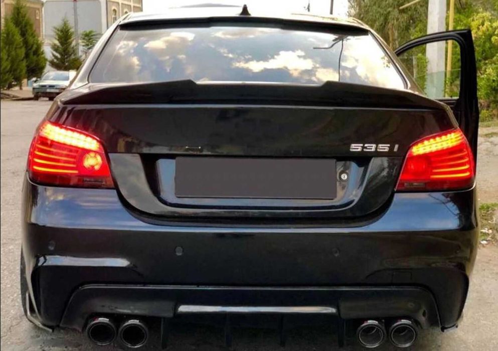 Eleron Lip Codita Portbagaj BMW E60 High Kick PSM, Negru Lucios