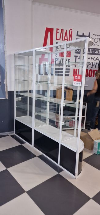 Продам витрины недорого
