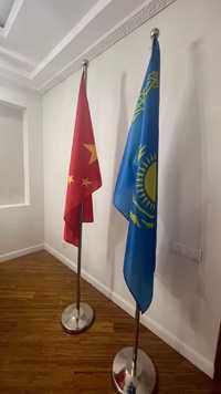 Флаг Казахстана и Китая
