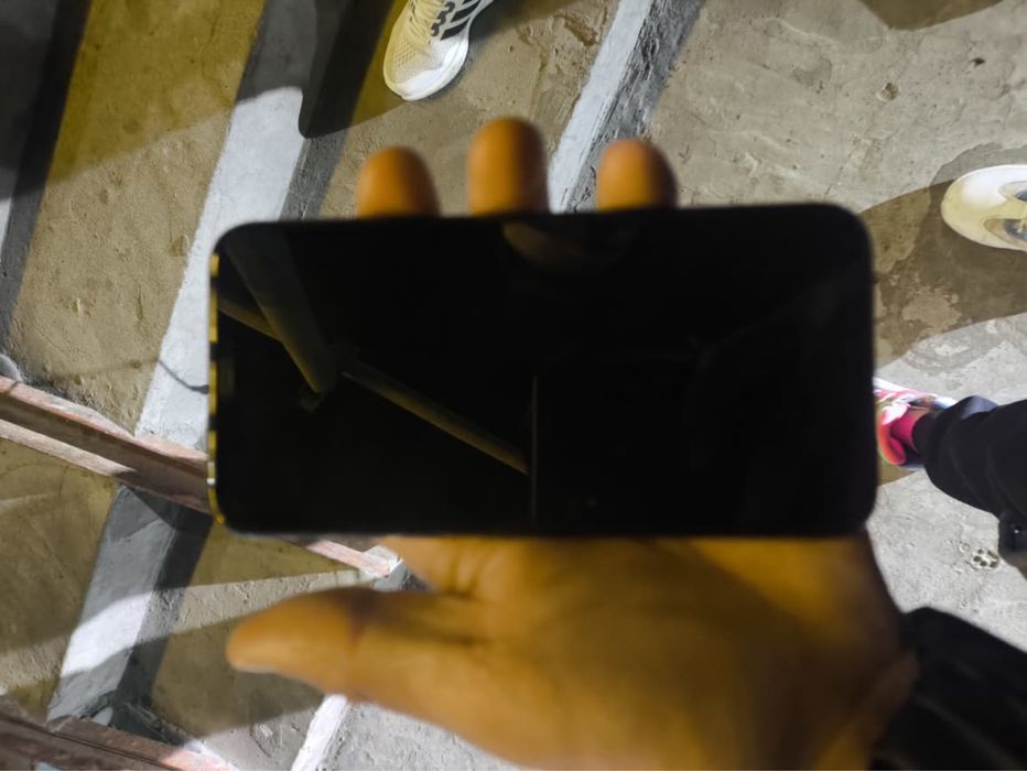 Iphone xs 64 g 100эмкость сатылады срочно обмен тоже есть