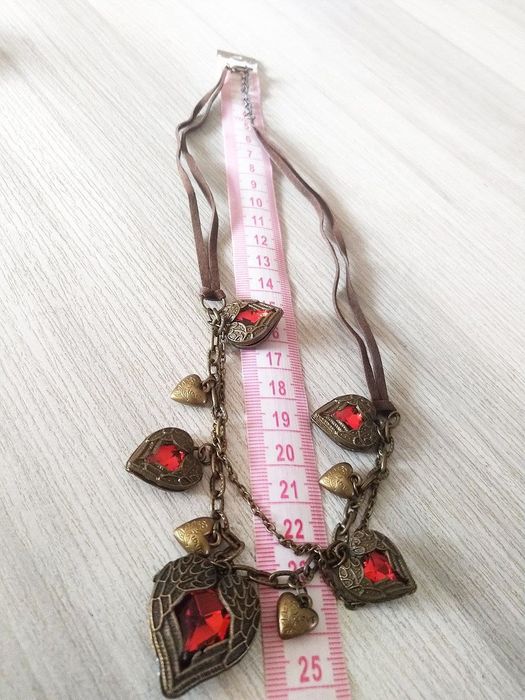 Цветни Обеци, червено колието, сребриста гривна