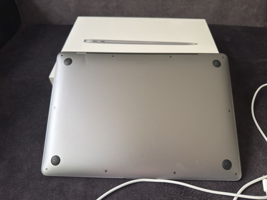 Macbook 2020 m1 256ssd