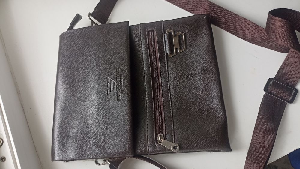 Продам сумку барсетку Armani