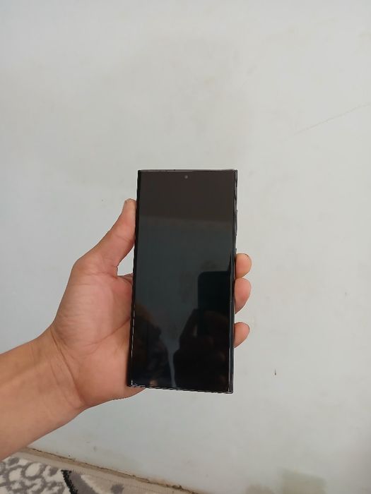 Samsung galaxy s 23 ultra 12  256  gb li ful paketda. Narx 6.5 mln