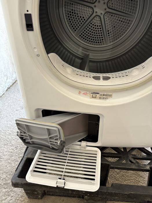 Сушилня Whirlpool с термопомпа 9 кг.