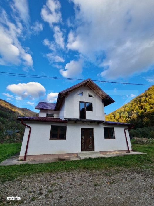 Oportunitate investitie, casa individuala, 264mp utili, 7 camere, Lacu