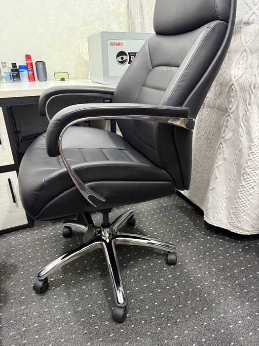 Кресло Dafna для офиса