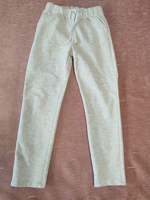 Lot 4 pantaloni fete, măr. 128