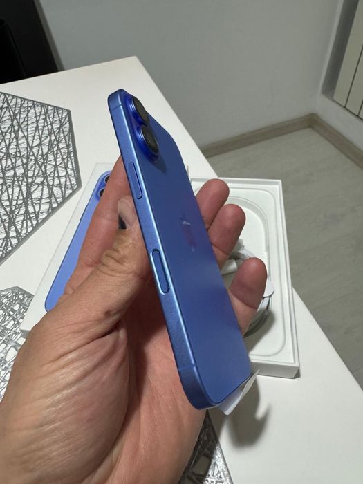 Iphone 16 blue NOU activat pt proba