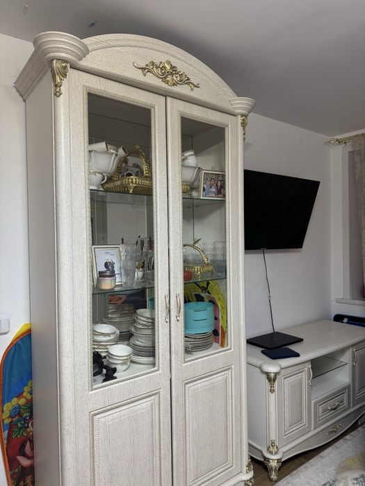 шкаф в гостиную в отличном состоянии