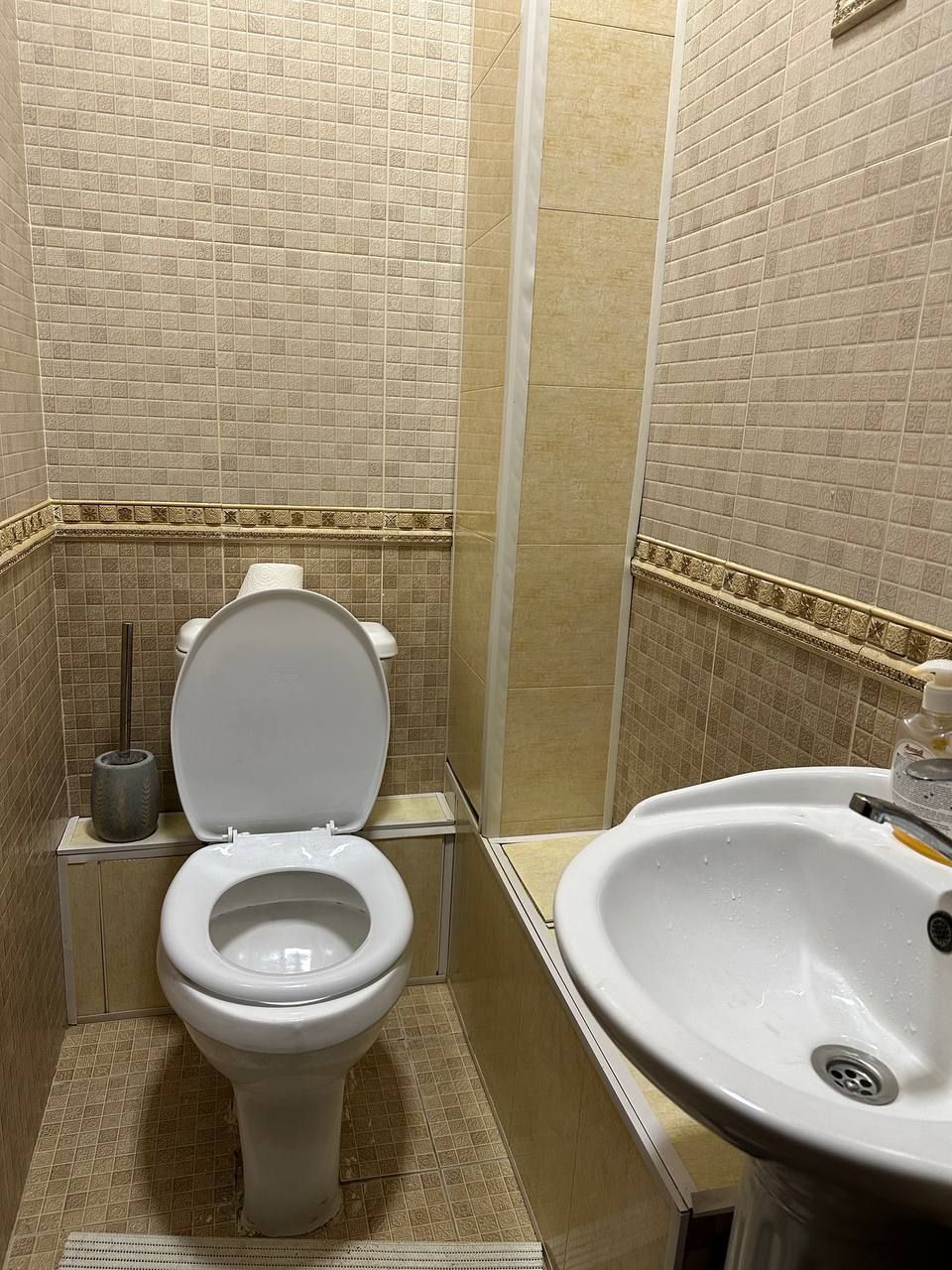 Чилонзор 12.    5хона
5.1.4
100 м² 
Балкон 2×6,
огород, подвал бор
77-
