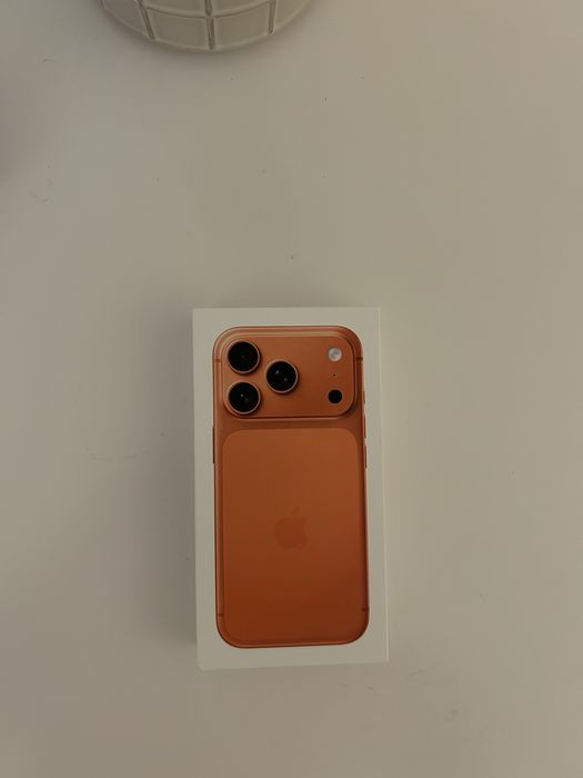 iphone 17 pro cosmic orange
