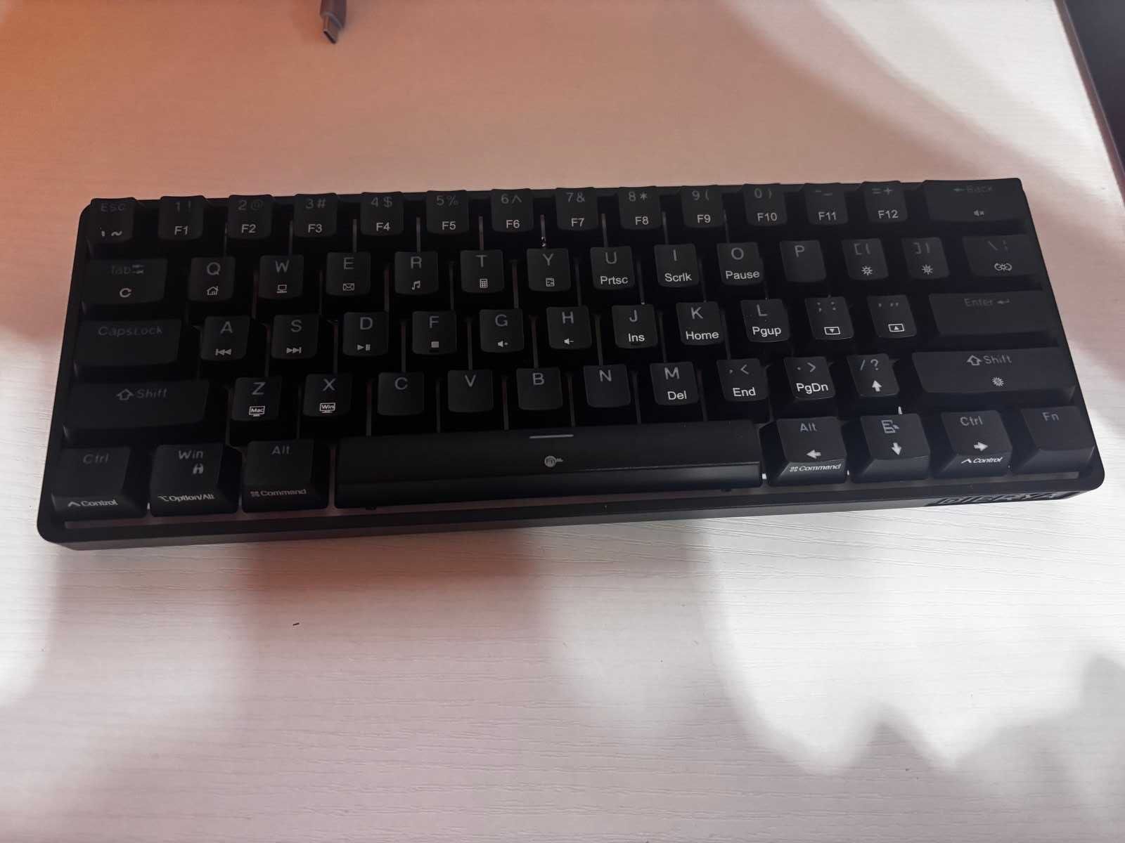 Геймърска клавиатура със Brown Tactile Switch черна